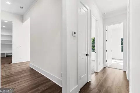 Entry Way - 228 S Smith Rd, Lagrange, GA 30241 photo 11 of 12