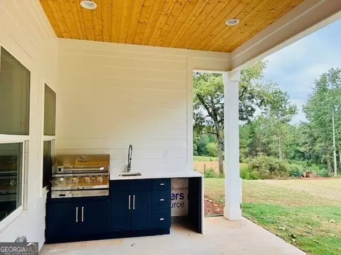Exterior - 228 S Smith Rd, Lagrange, GA 30241 photo 4 of 7