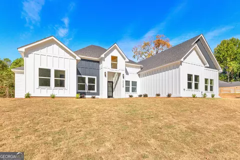 Exterior - 228 S Smith Rd, Lagrange, GA 30241 photo 2 of 7