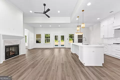 Living - 228 S Smith Rd, Lagrange, GA 30241 photo 1 of 6
