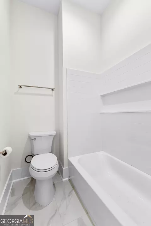 Bath - 228 S Smith Rd, Lagrange, GA 30241 photo 11 of 12
