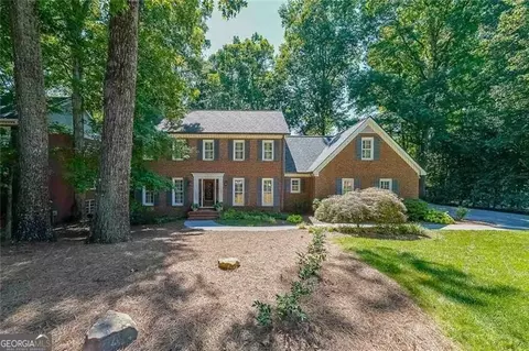 4061 Bittersweet Dr NE, Roswell, GA 30075