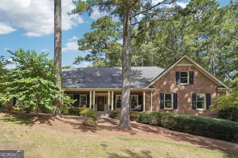 4951 Bainbridge Ct SW, Lilburn, GA 30047