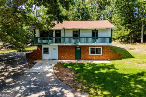 705 N Lakeshore Dr, Carrollton, GA 30117