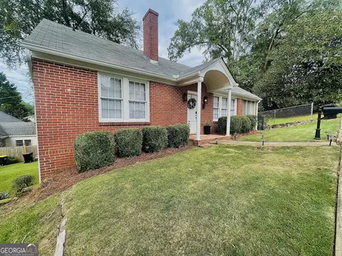 405 E 4th St, West Point, GA 31833