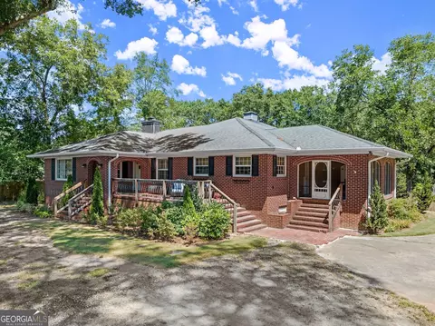 296 6th Ave, Winder, GA 30680