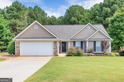 314 Annslee Cir, Loganville, GA 30052