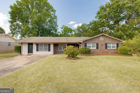 215 Gawin Dr, Warner Robins, GA 31093