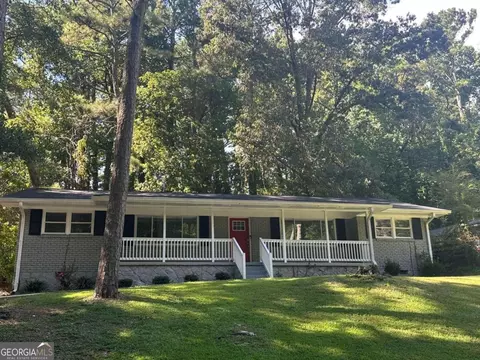3207 Cloverhurst Dr, East Point, GA 30344