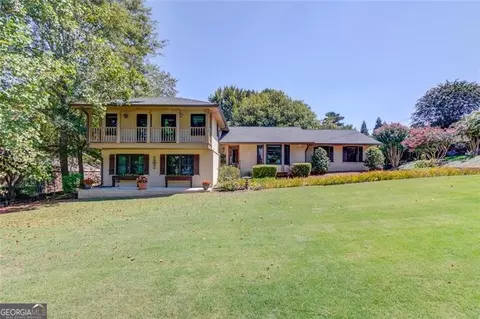 2221 Sancroff Ct, Dunwoody, GA 30338