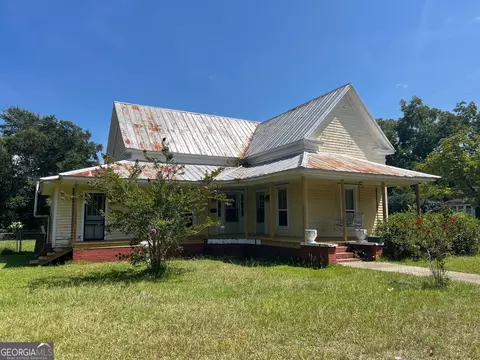 295 S Lewis St, Metter, GA 30439