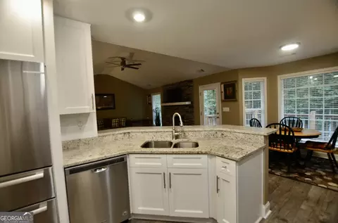 133 Wellington Dr, Lagrange, GA 30241 photo 9