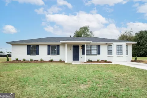 106 Sarah Dr, Byron, GA 31008