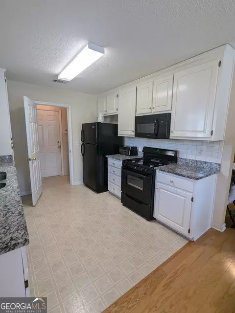 1239 Shady Brook Ct, Hampton, GA 30228 photo 9