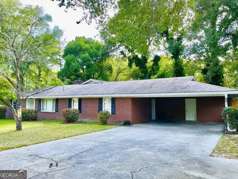 303 Smiley St, Claxton, GA 30417