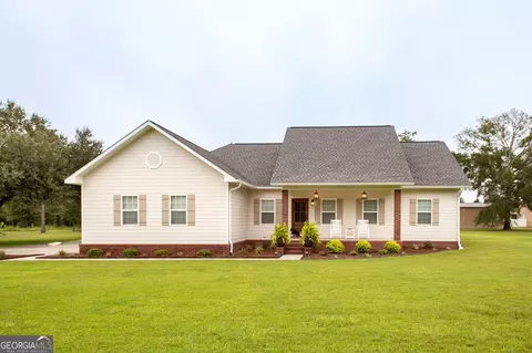 58 Coweta Rd, Hoboken, GA 31542