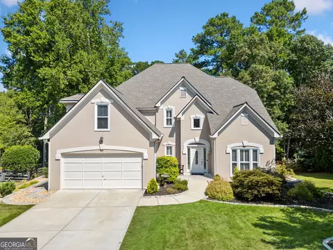 735 Heathland Dr, Roswell, GA 30075