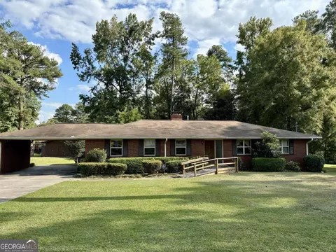 1764 Cedarwood Rd, Milledgeville, GA 31061