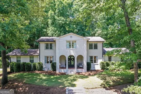 1016 Dixon Dr, Gainesville, GA 30501