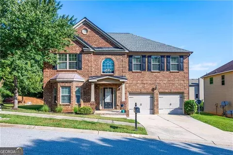 7883 Heathmore Dr, Fairburn, GA 30213