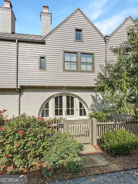 365 Sage Ln, Fayetteville, GA 30214