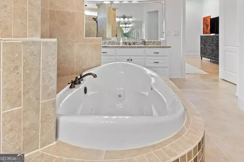Bath - 2645 Lake Erma Dr, Hampton, GA 30228 photo 4 of 14