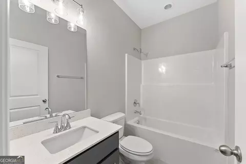 Bath - 113 Beaver Creek Way #252, Lagrange, GA 30241 photo 1 of 2