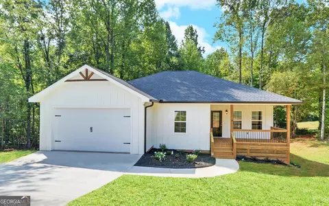 16 Brekshire Dr, Cleveland, GA 30528