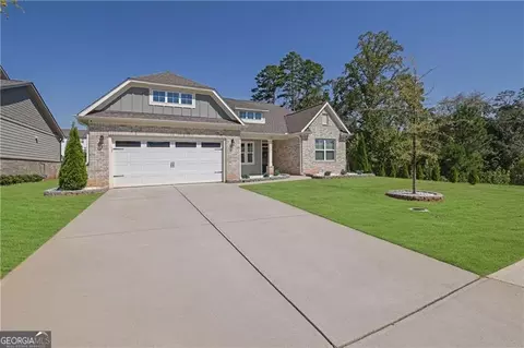 6748 Cambridge Dr, Flowery Branch, GA 30542