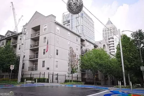 1074 Peachtree Walk NE #B415, Atlanta, GA 30309