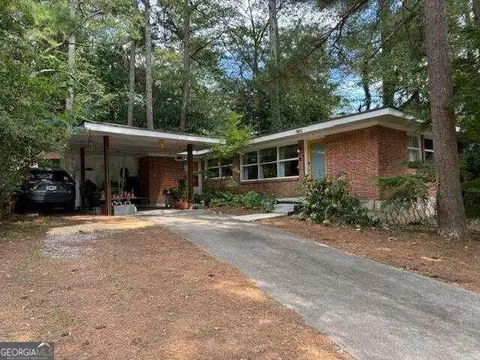 3212 Pinehill Dr, Decatur, GA 30032