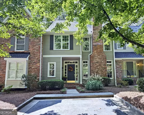 112 River Ridge Ln, Roswell, GA 30075