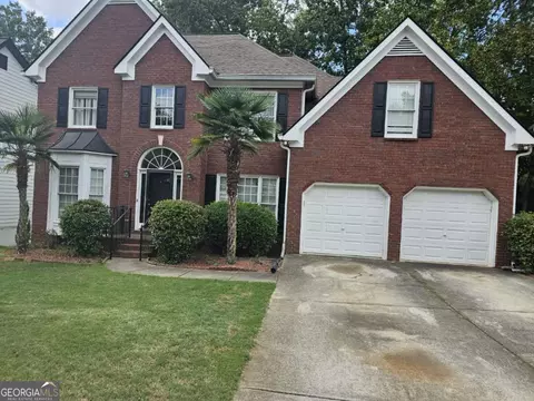 895 River Overlook Dr, Lawrenceville, GA 30043