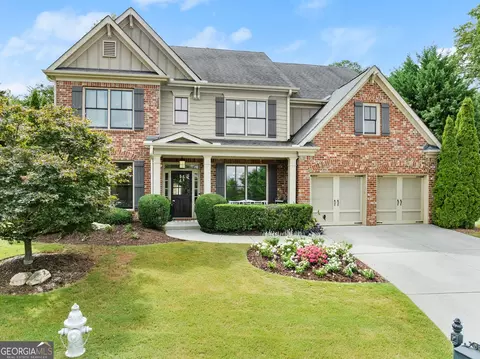 5227 Sunlake Dr, Hoschton, GA 30548