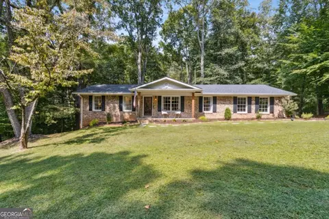 4174 Walnut Cir, Flowery Branch, GA 30542