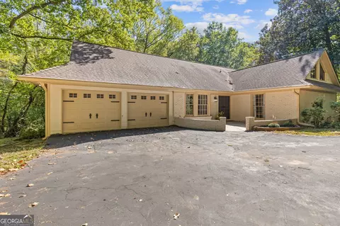 2128 Gunstock Dr, Stone Mountain, GA 30087