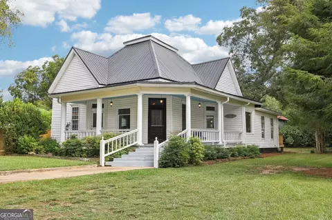 22 Banks St, Shady Dale, GA 31085