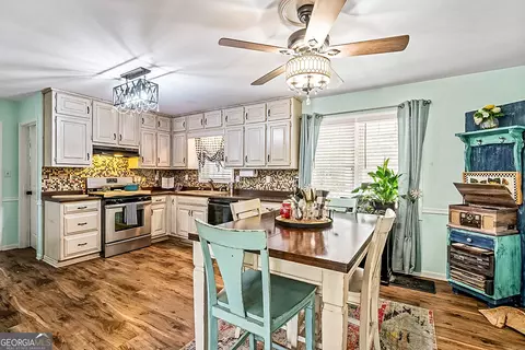 Kitchen - 14247 Woolsey Rd, Hampton, GA 30228 photo 1 of 9