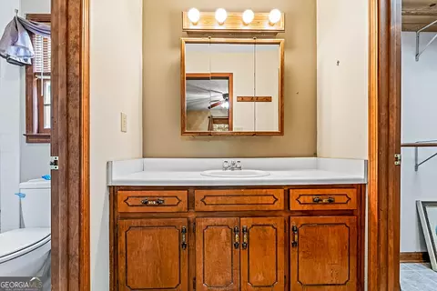 Bath - 14247 Woolsey Rd, Hampton, GA 30228 photo 9 of 12
