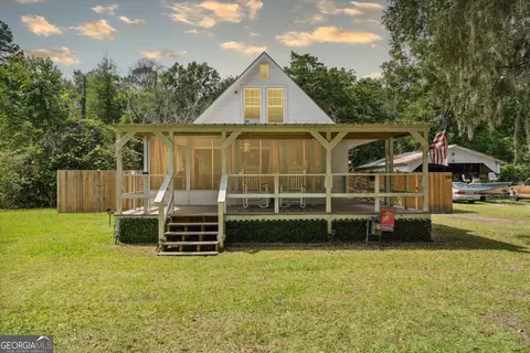 156 1st St, Midway, GA 31320