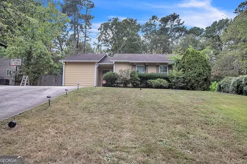 2874 Wildflower Ln, Snellville, GA 30039