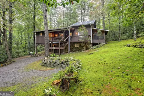 275 Maple Leaf Dr, Dillard, GA 30537
