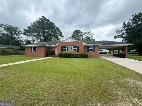 1418 Rockefeller St, Waycross, GA 31501