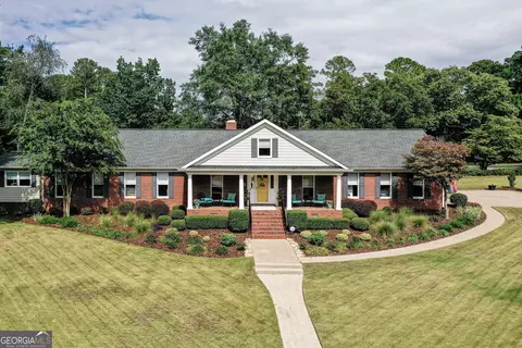 262 Woodland Dr, Winder, GA 30680