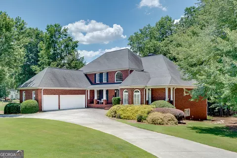 190 Oakhurst Leaf Dr, Milton, GA 30004