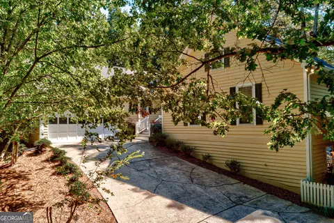 2950 Canon Ct, Cumming, GA 30041