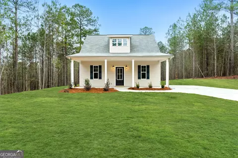 304 Indian Trl, Hogansville, GA 30230