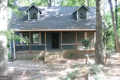6529 Bluewaters Dr, Flowery Branch, GA 30542