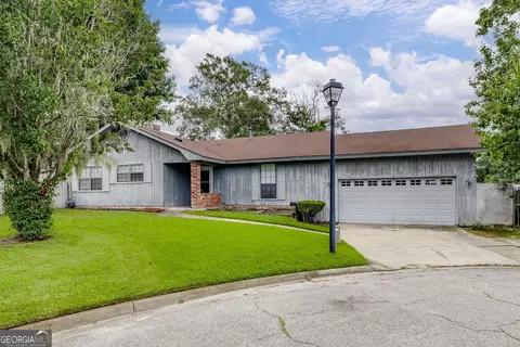 10 Versailles Ct, Savannah, GA 31419