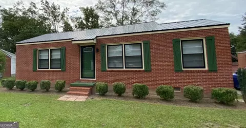 1926 Green St, Dublin, GA 31021
